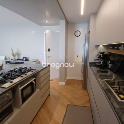 Apartamento com 113m², 3 quartos (sendo 1 suíte), 1 garagem, no bairro Kobrasol em São José