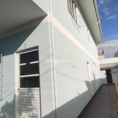 Casa com 312m², 6 quartos, 4 garagens, no bairro Carianos em Florianópolis