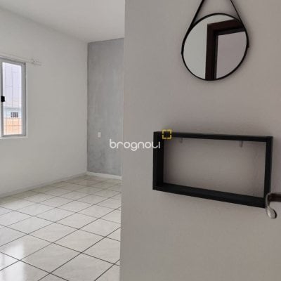 Casa com 312m², 6 quartos, 4 garagens, no bairro Carianos em Florianópolis