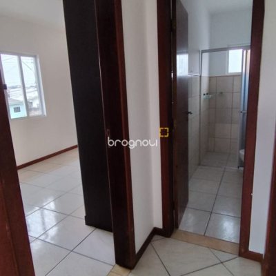 Casa com 312m², 6 quartos, 4 garagens, no bairro Carianos em Florianópolis