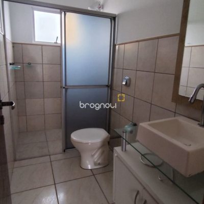 Casa com 312m², 6 quartos, 4 garagens, no bairro Carianos em Florianópolis