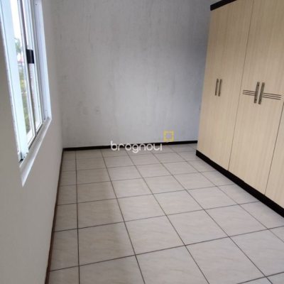 Casa com 312m², 6 quartos, 4 garagens, no bairro Carianos em Florianópolis