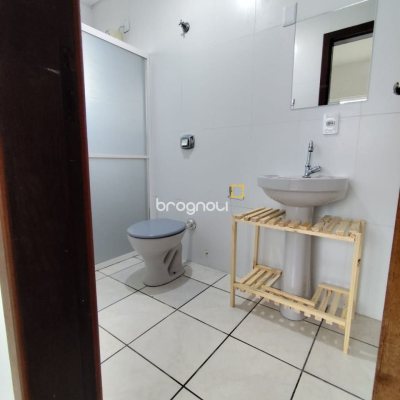 Casa com 312m², 6 quartos, 4 garagens, no bairro Carianos em Florianópolis