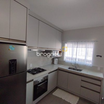 Casa com 312m², 6 quartos, 4 garagens, no bairro Carianos em Florianópolis