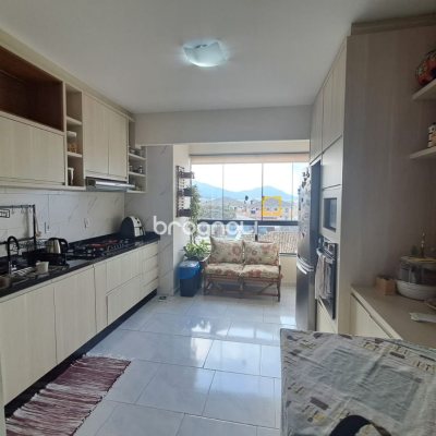 Cobertura com 101m², 3 quartos (sendo 1 suíte), 2 garagens, no bairro Ingleses em Florianópolis