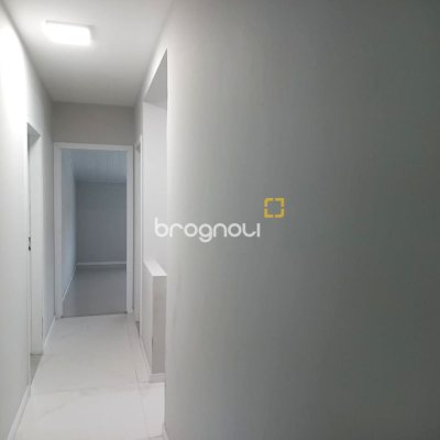 Casa com 147m², 4 quartos (sendo 1 suíte), 4 garagens, no bairro São Sebastião em Palhoça