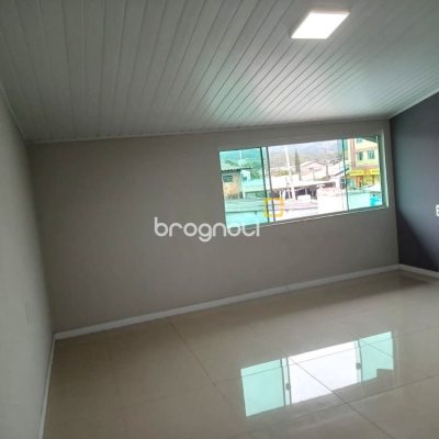 Casa com 147m², 4 quartos (sendo 1 suíte), 4 garagens, no bairro São Sebastião em Palhoça