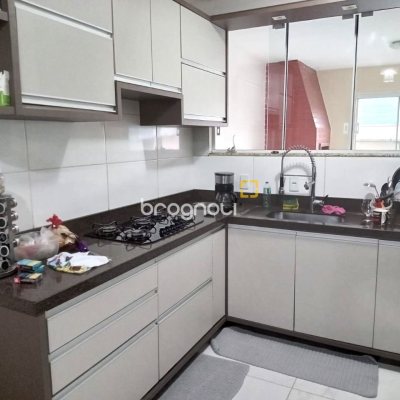 Casa com 147m², 4 quartos (sendo 1 suíte), 4 garagens, no bairro São Sebastião em Palhoça