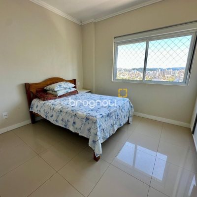 Apartamento com 98m², 3 quartos (sendo 1 suíte), 2 garagens, no bairro Jardim Atlântico em Florianópolis