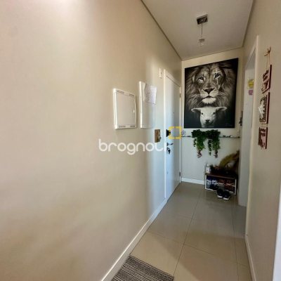 Apartamento com 98m², 3 quartos (sendo 1 suíte), 2 garagens, no bairro Jardim Atlântico em Florianópolis