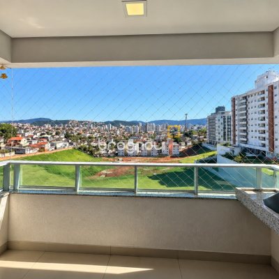 Apartamento com 98m², 3 quartos (sendo 1 suíte), 2 garagens, no bairro Jardim Atlântico em Florianópolis