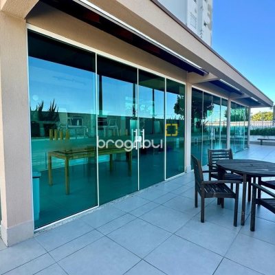 Apartamento com 98m², 3 quartos (sendo 1 suíte), 2 garagens, no bairro Jardim Atlântico em Florianópolis