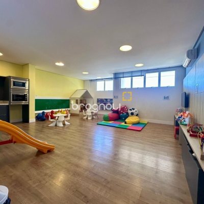 Apartamento com 98m², 3 quartos (sendo 1 suíte), 2 garagens, no bairro Jardim Atlântico em Florianópolis