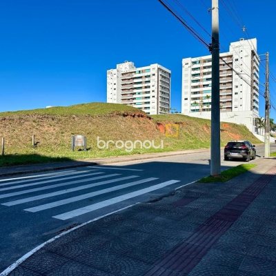 Apartamento com 98m², 3 quartos (sendo 1 suíte), 2 garagens, no bairro Jardim Atlântico em Florianópolis