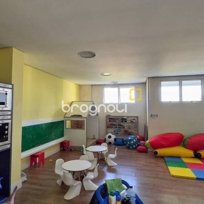 Apartamento com 98m², 3 quartos (sendo 1 suíte), 2 garagens, no bairro Jardim Atlântico em Florianópolis