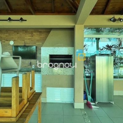 Apartamento com 98m², 3 quartos (sendo 1 suíte), 2 garagens, no bairro Jardim Atlântico em Florianópolis