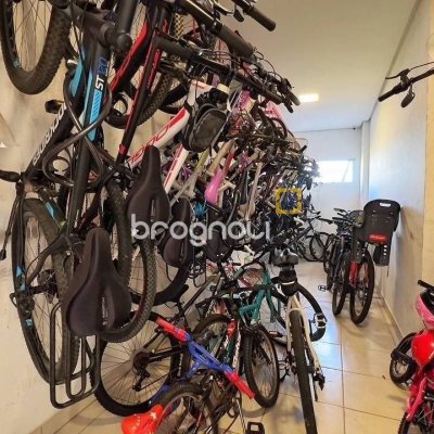 Apartamento com 98m², 3 quartos (sendo 1 suíte), 2 garagens, no bairro Jardim Atlântico em Florianópolis