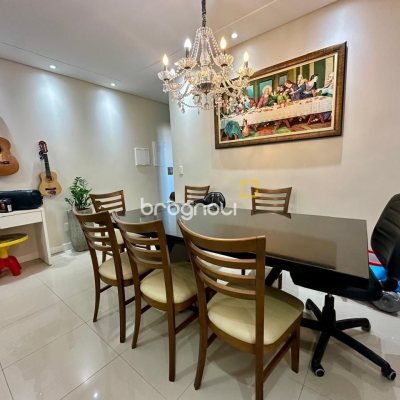 Apartamento com 98m², 3 quartos (sendo 1 suíte), 2 garagens, no bairro Jardim Atlântico em Florianópolis