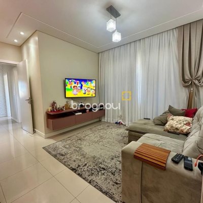 Apartamento com 98m², 3 quartos (sendo 1 suíte), 2 garagens, no bairro Jardim Atlântico em Florianópolis