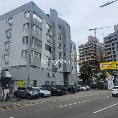 Sala com 40m², 1 garagem, no bairro Estreito em Florianópolis