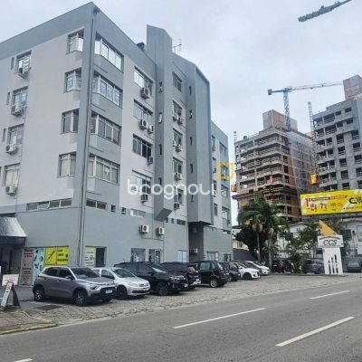 Sala com 40m², 1 garagem, no bairro Estreito em Florianópolis