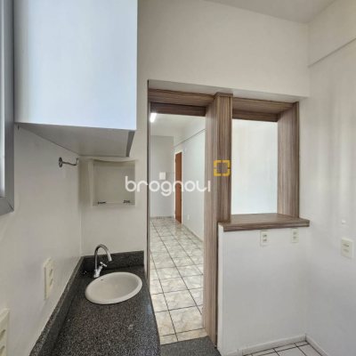 Sala com 40m², 1 garagem, no bairro Estreito em Florianópolis