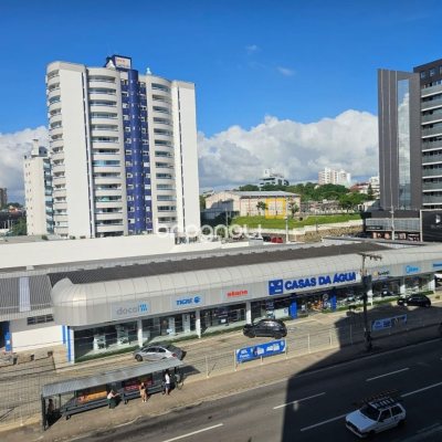 Sala com 40m², 1 garagem, no bairro Estreito em Florianópolis
