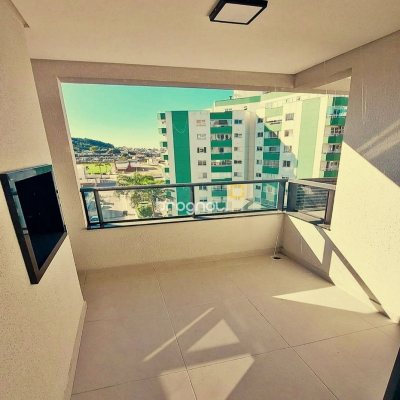 Apartamento com 90m², 3 quartos (sendo 1 suíte), 2 garagens, no bairro Pagani em Palhoça