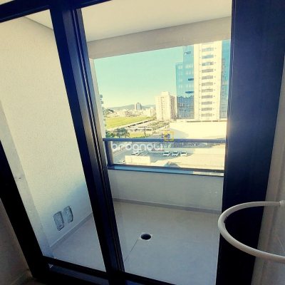 Apartamento com 90m², 3 quartos (sendo 1 suíte), 2 garagens, no bairro Pagani em Palhoça