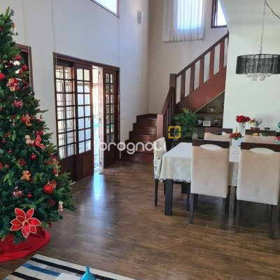 Casa com 278m², 3 quartos (sendo 1 suíte), 2 garagens, no bairro Saco dos Limões em Florianópolis