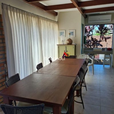 Casa com 278m², 3 quartos (sendo 1 suíte), 2 garagens, no bairro Saco dos Limões em Florianópolis