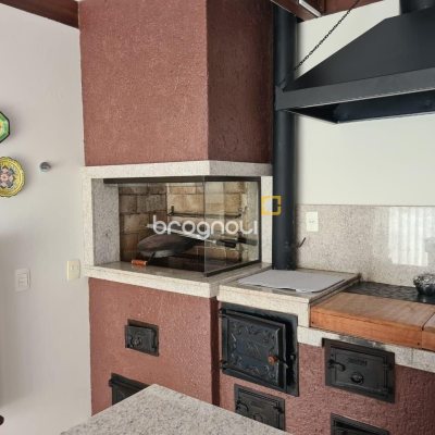 Casa com 278m², 3 quartos (sendo 1 suíte), 2 garagens, no bairro Saco dos Limões em Florianópolis