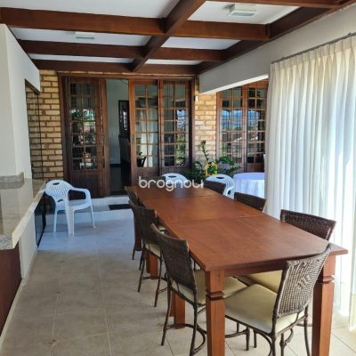 Casa com 278m², 3 quartos (sendo 1 suíte), 2 garagens, no bairro Saco dos Limões em Florianópolis