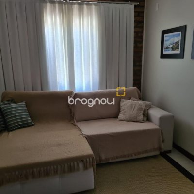 Casa com 278m², 3 quartos (sendo 1 suíte), 2 garagens, no bairro Saco dos Limões em Florianópolis