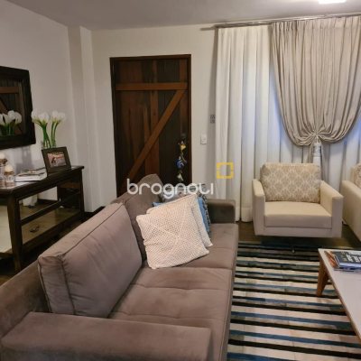 Casa com 278m², 3 quartos (sendo 1 suíte), 2 garagens, no bairro Saco dos Limões em Florianópolis
