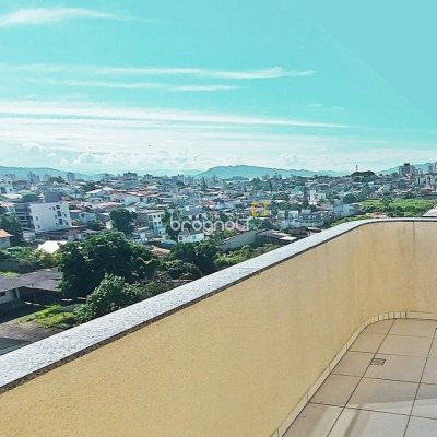 Apartamento com 98m², 3 quartos (sendo 3 suítes), 2 garagens, no bairro Capoeiras em Florianópolis
