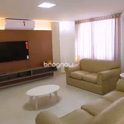 Apartamento com 98m², 3 quartos (sendo 3 suítes), 2 garagens, no bairro Capoeiras em Florianópolis