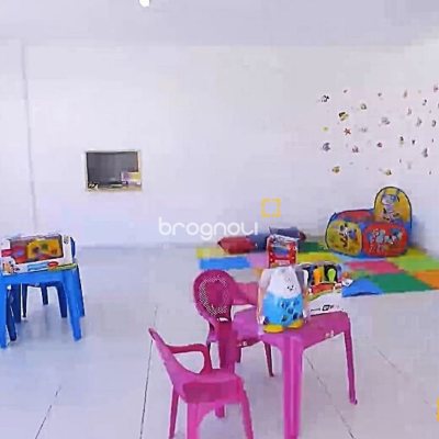 Apartamento com 98m², 3 quartos (sendo 3 suítes), 2 garagens, no bairro Capoeiras em Florianópolis