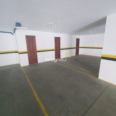 Apartamento com 98m², 3 quartos (sendo 3 suítes), 2 garagens, no bairro Capoeiras em Florianópolis