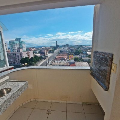 Apartamento com 98m², 3 quartos (sendo 3 suítes), 2 garagens, no bairro Capoeiras em Florianópolis