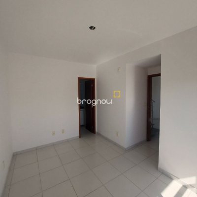 Apartamento com 98m², 3 quartos (sendo 3 suítes), 2 garagens, no bairro Capoeiras em Florianópolis