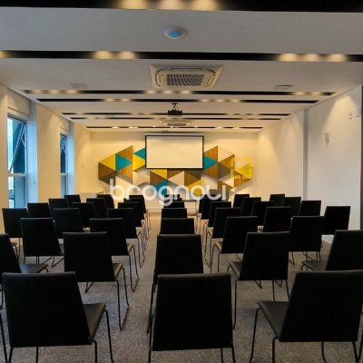 Sala com 29m², 1 garagem, no bairro Estreito em Florianópolis
