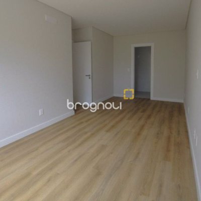 Apartamento com 128m², 3 quartos (sendo 3 suítes), 2 garagens, no bairro Cacupé em Florianópolis