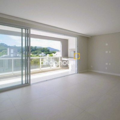 Apartamento com 128m², 3 quartos (sendo 3 suítes), 2 garagens, no bairro Cacupé em Florianópolis