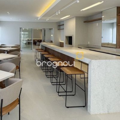 Apartamento com 128m², 3 quartos (sendo 3 suítes), 2 garagens, no bairro Cacupé em Florianópolis