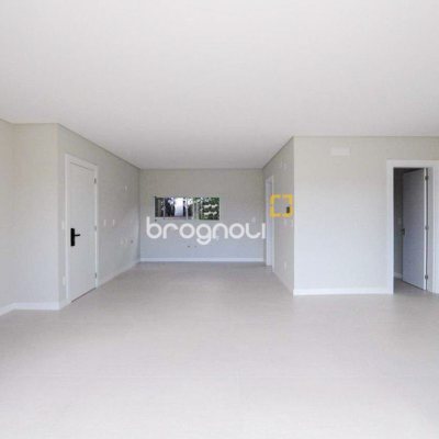 Apartamento com 128m², 3 quartos (sendo 3 suítes), 2 garagens, no bairro Cacupé em Florianópolis