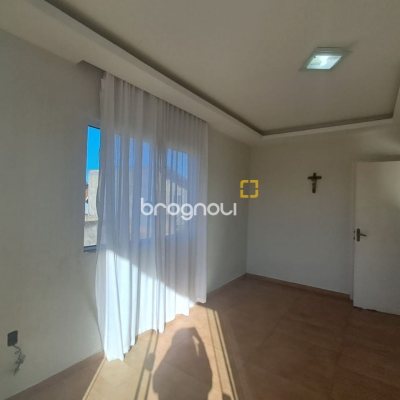 Prédio com 221m², 3 garagens, no bairro Ingleses em Florianópolis