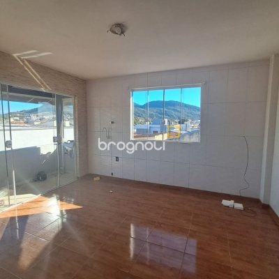 Prédio com 221m², 3 garagens, no bairro Ingleses em Florianópolis