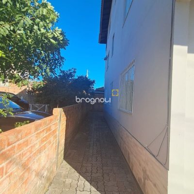 Prédio com 221m², 3 garagens, no bairro Ingleses em Florianópolis