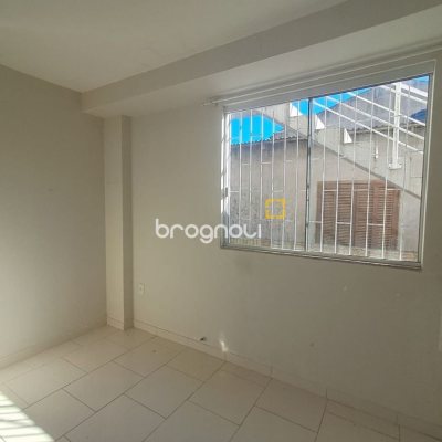 Prédio com 221m², 3 garagens, no bairro Ingleses em Florianópolis